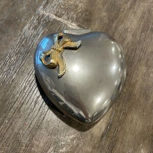 VINTAGE SANKYO HEART SHAPED MUSIC BOX BY REGAL SILVER.